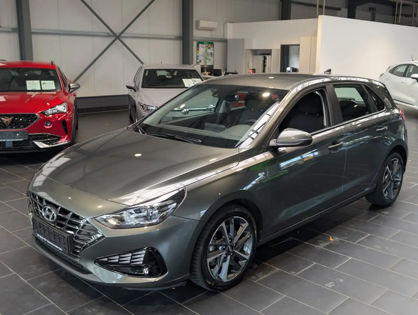 Hyundai i30 1.0 T-GDI 48V-Hybrid DCT Trend 1.Hand Grau - 1