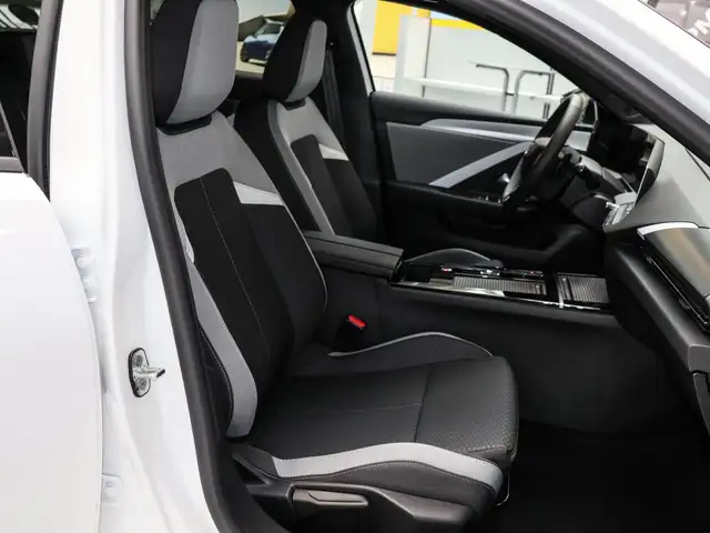Opel Astra view 6