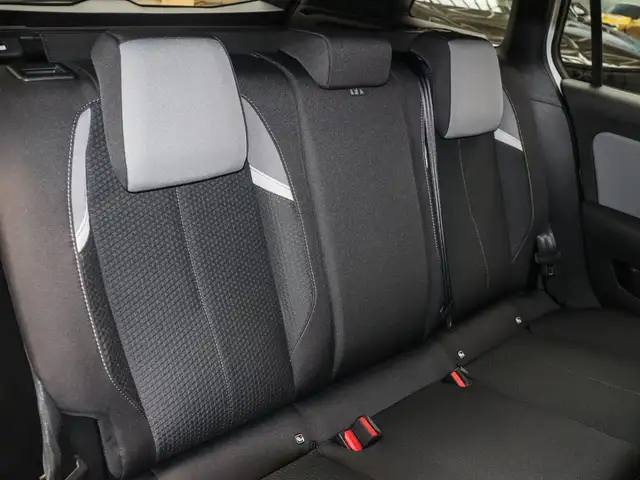 Opel Astra view 4