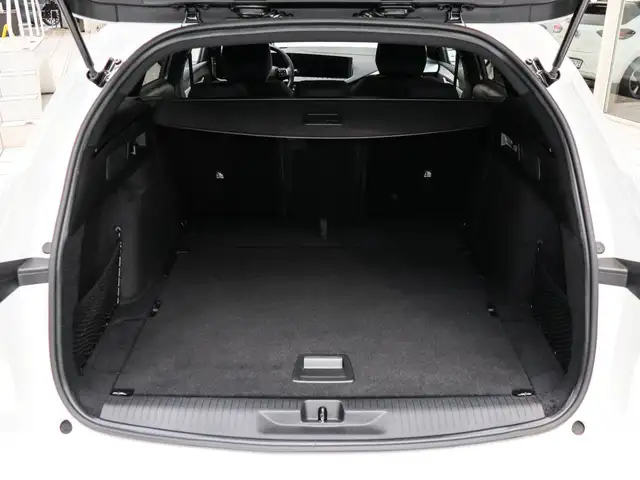 Opel Astra view 10