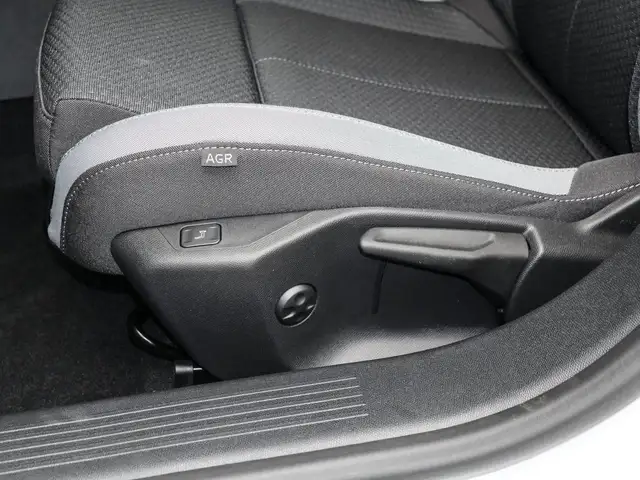Opel Astra view 12