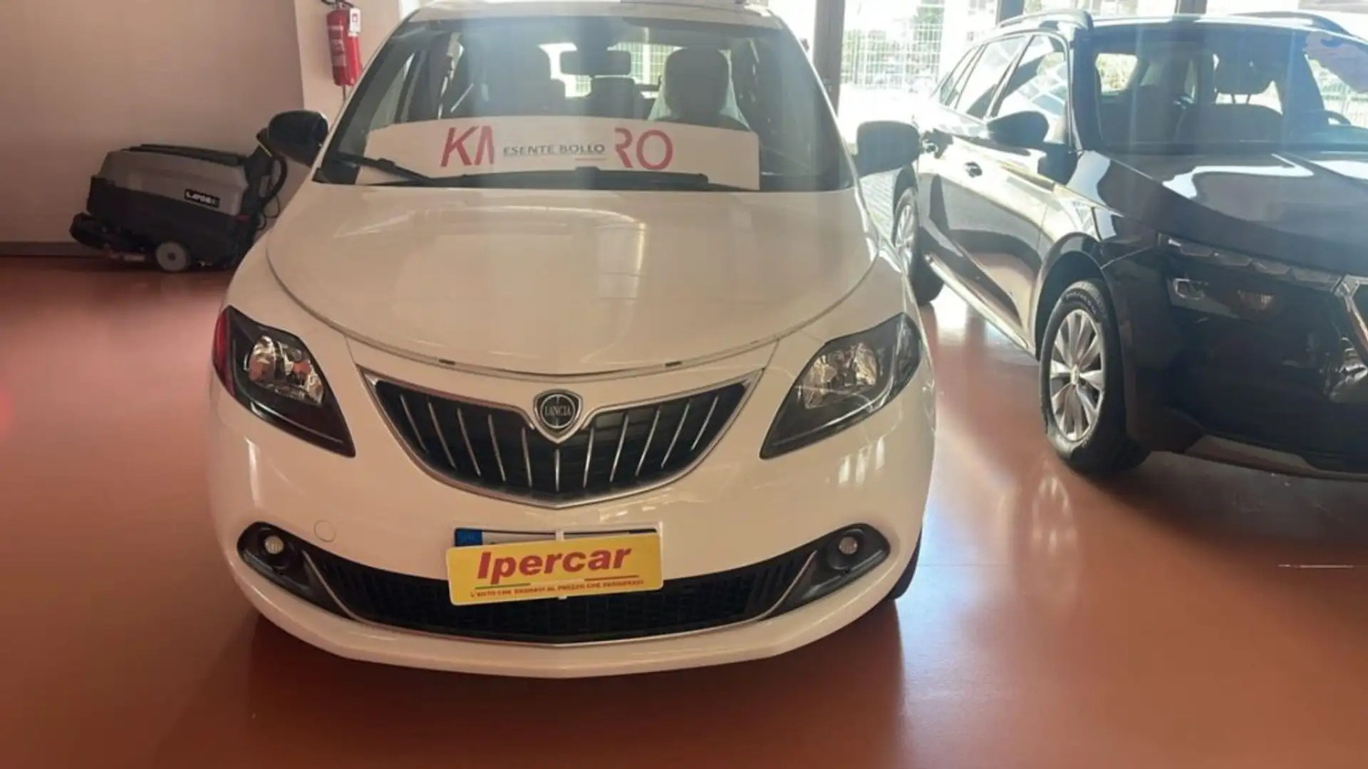 Lancia Ypsilon 1.0 FireFly 5 porte S&S Hybrid Platino Blanc - 2