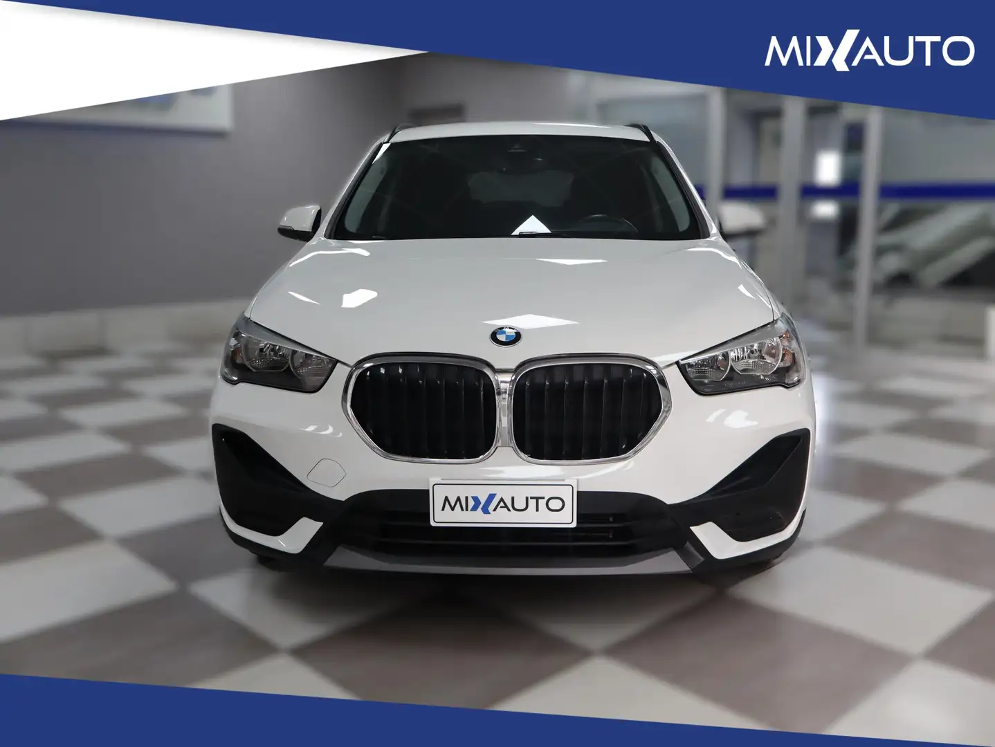 BMW X1 xDrive18d Business Advantage AUT Weiß - 2