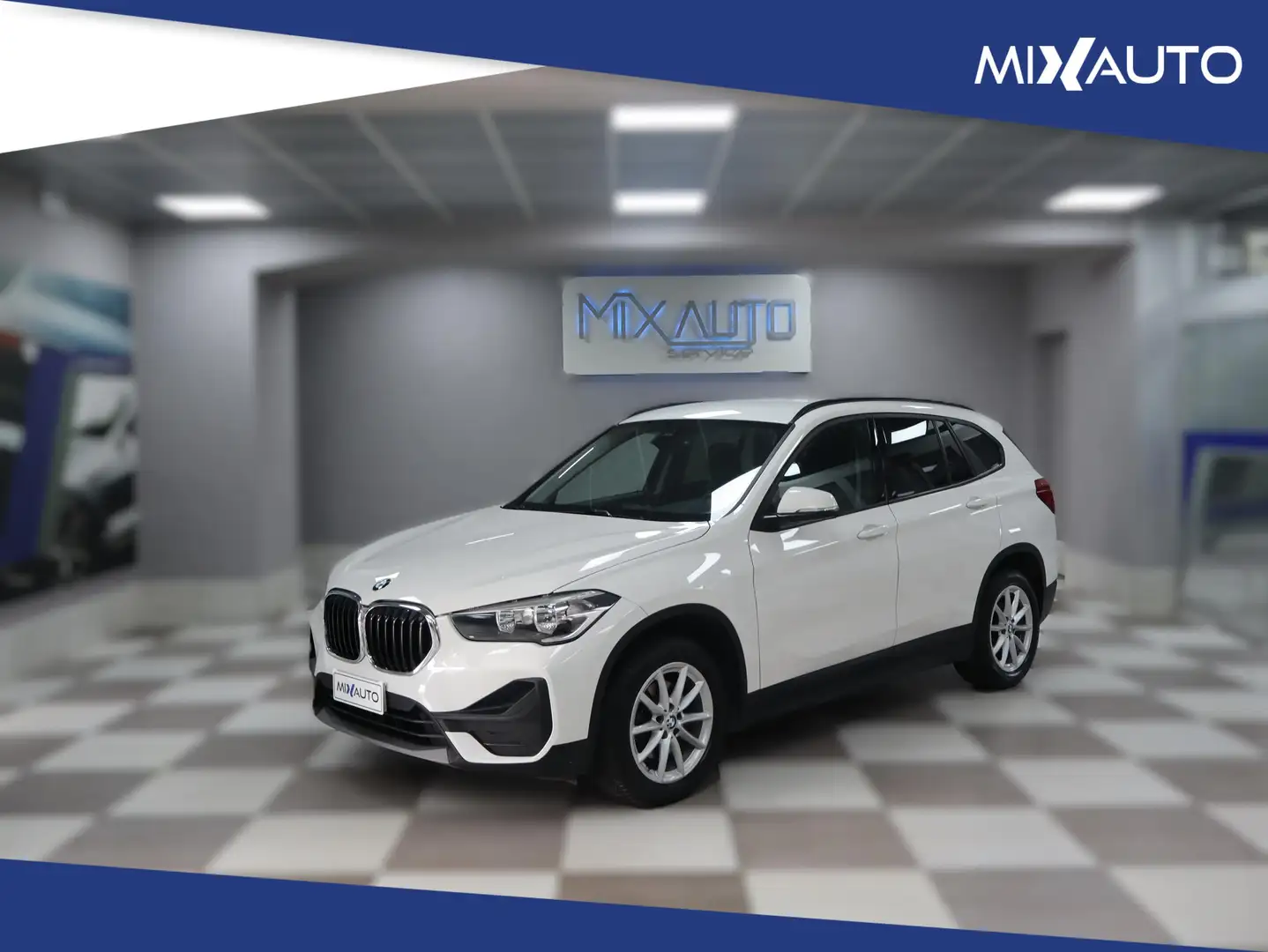 BMW X1 xDrive18d Business Advantage AUT Weiß - 1