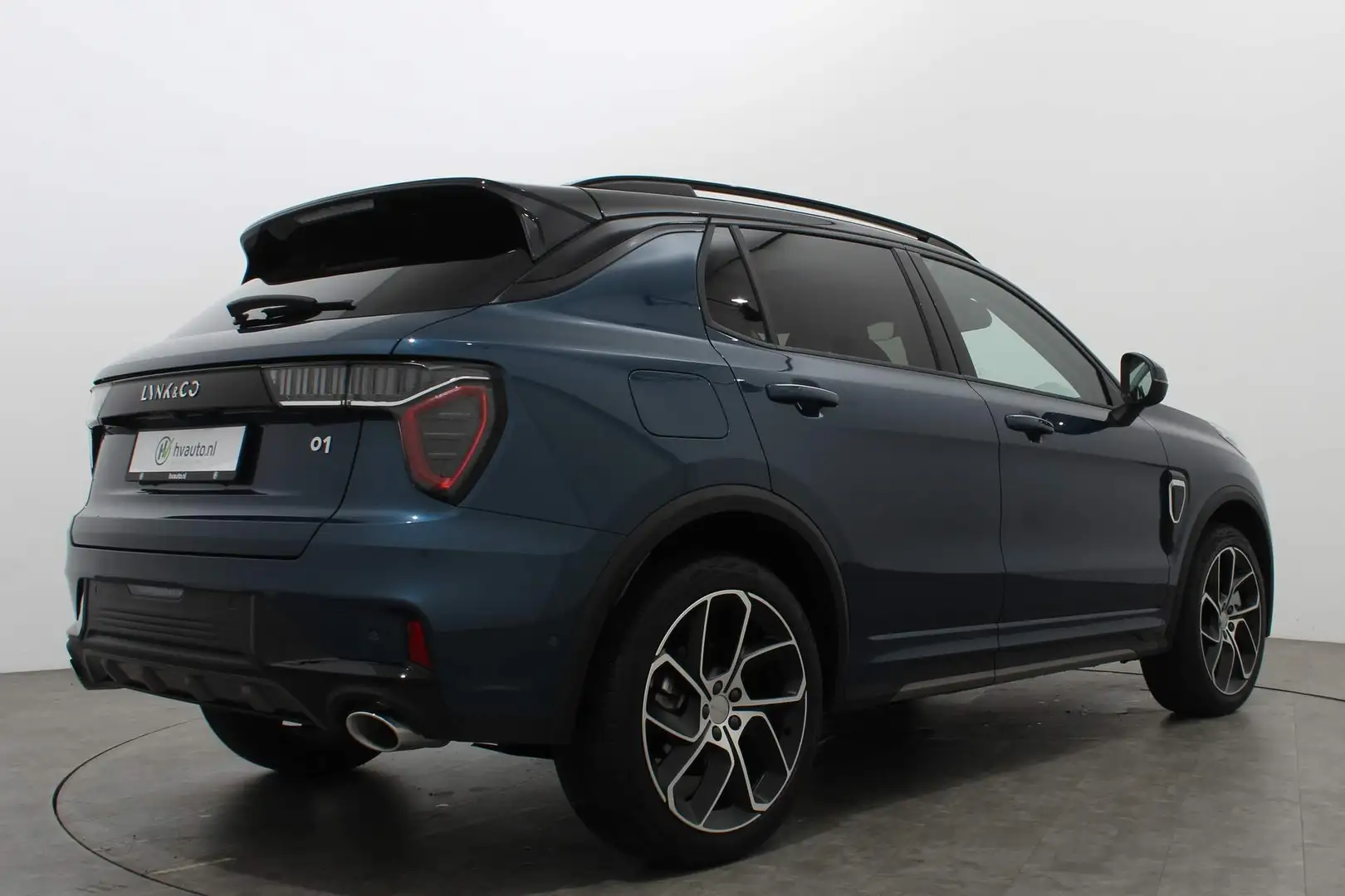 Lynk & Co 01 1.5 PLUG-IN HYBRID 262PK BLACK EDITION | Panoramad Blauw - 2