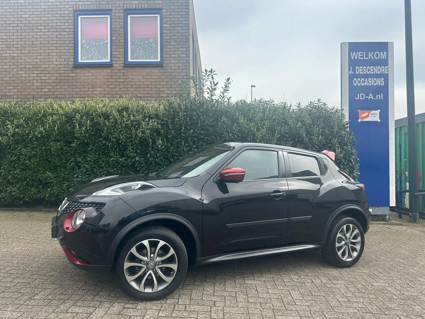 Nissan Juke 1.2 DIG-T S/S Connect Edition Climate C, Cruise C, Negro - 1
