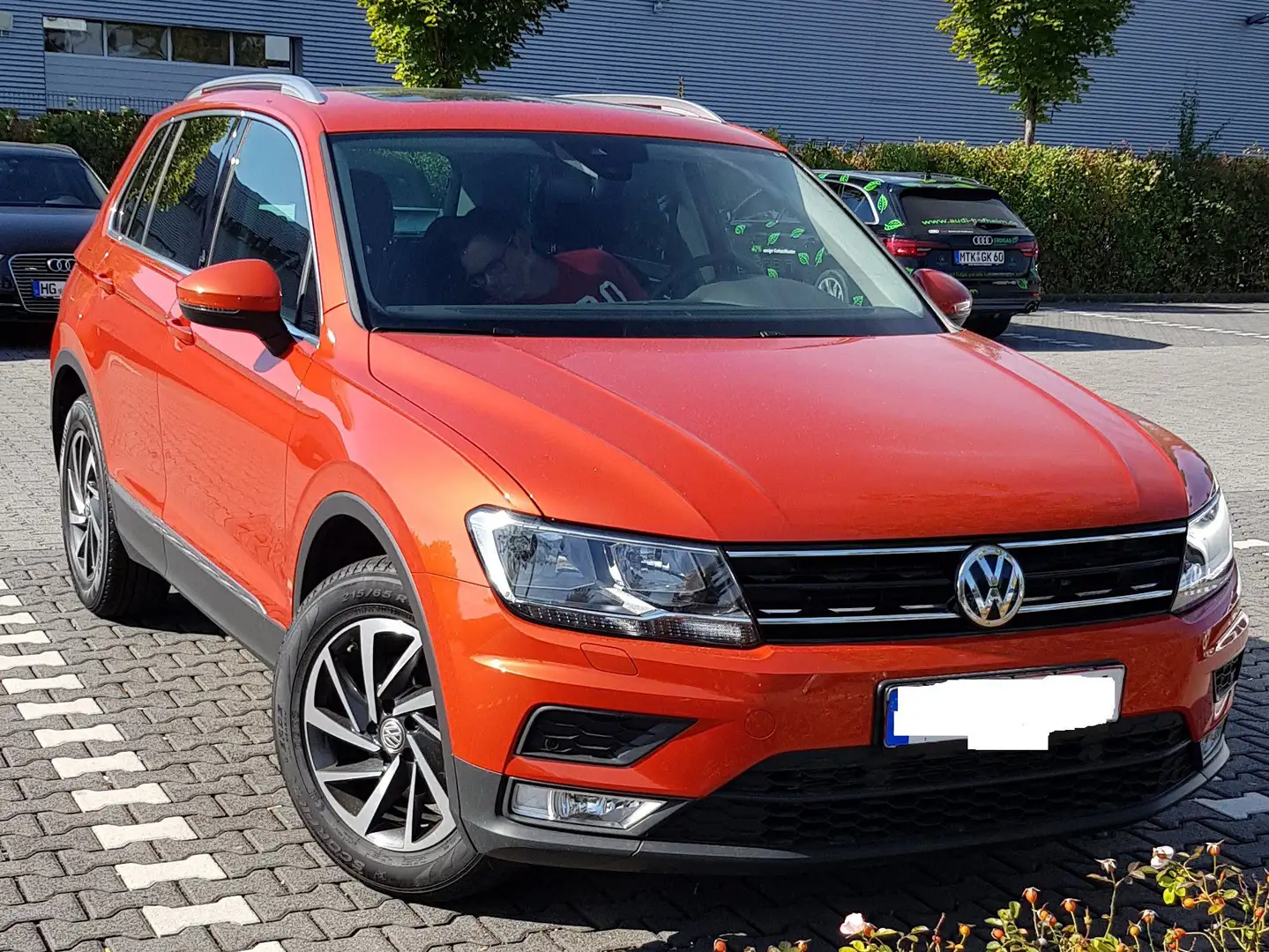 Volkswagen Tiguan Tiguan 2.0 TDI SCR (BlueMotion Technology) Sound Oranje - 2