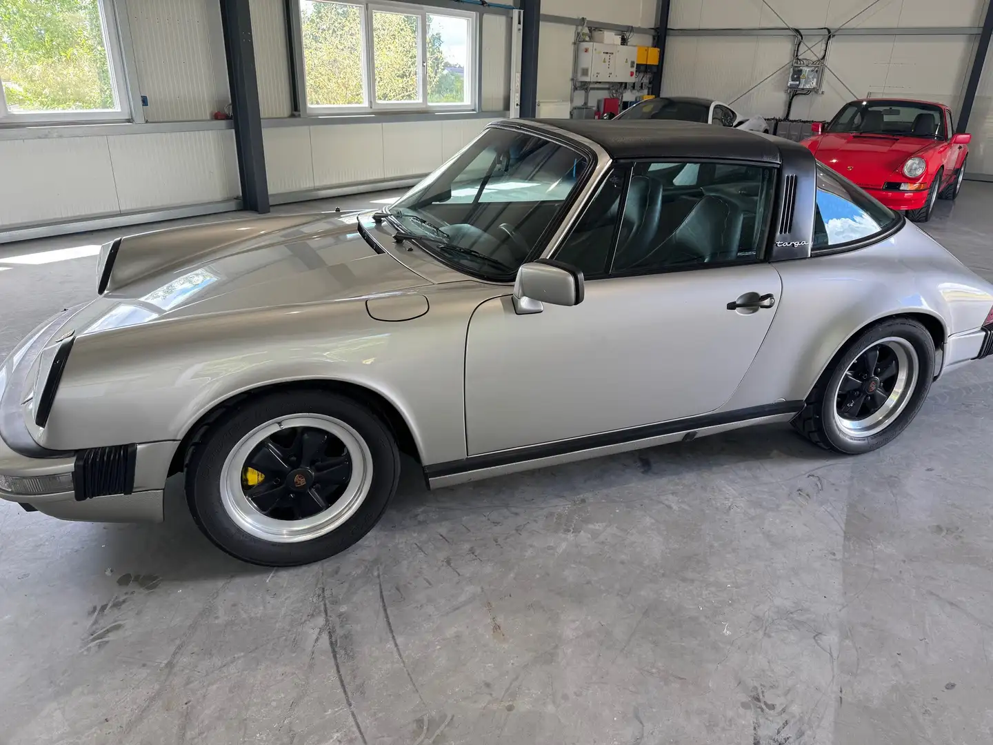 Porsche 911 911 Carrera Targa Silver - 1
