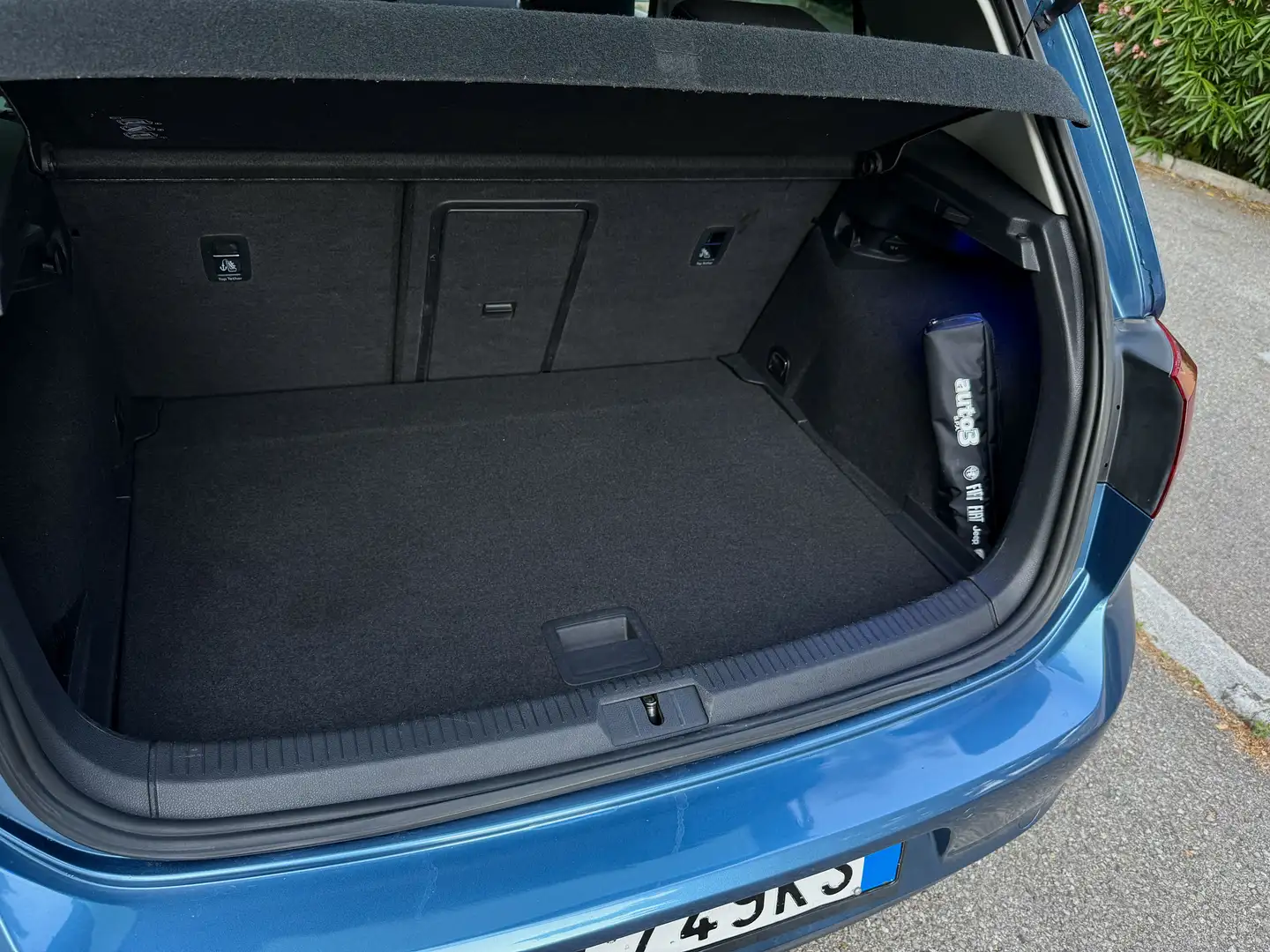 Volkswagen Golf 2.0 TDI BlueMotion Technology DSG Highline - 2