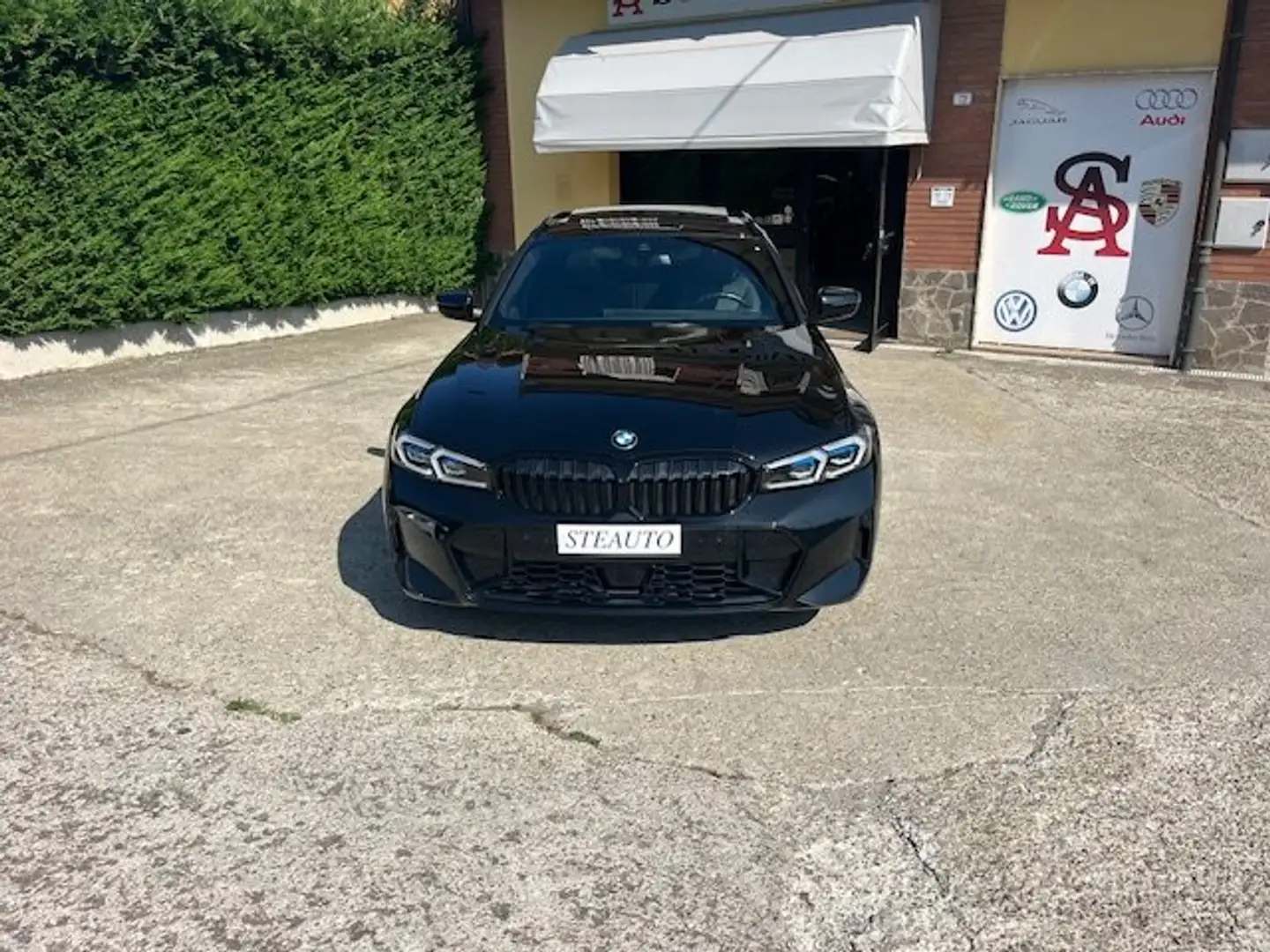 BMW 320 d x Drive Tour M Sport tetto 19" Nero - 1