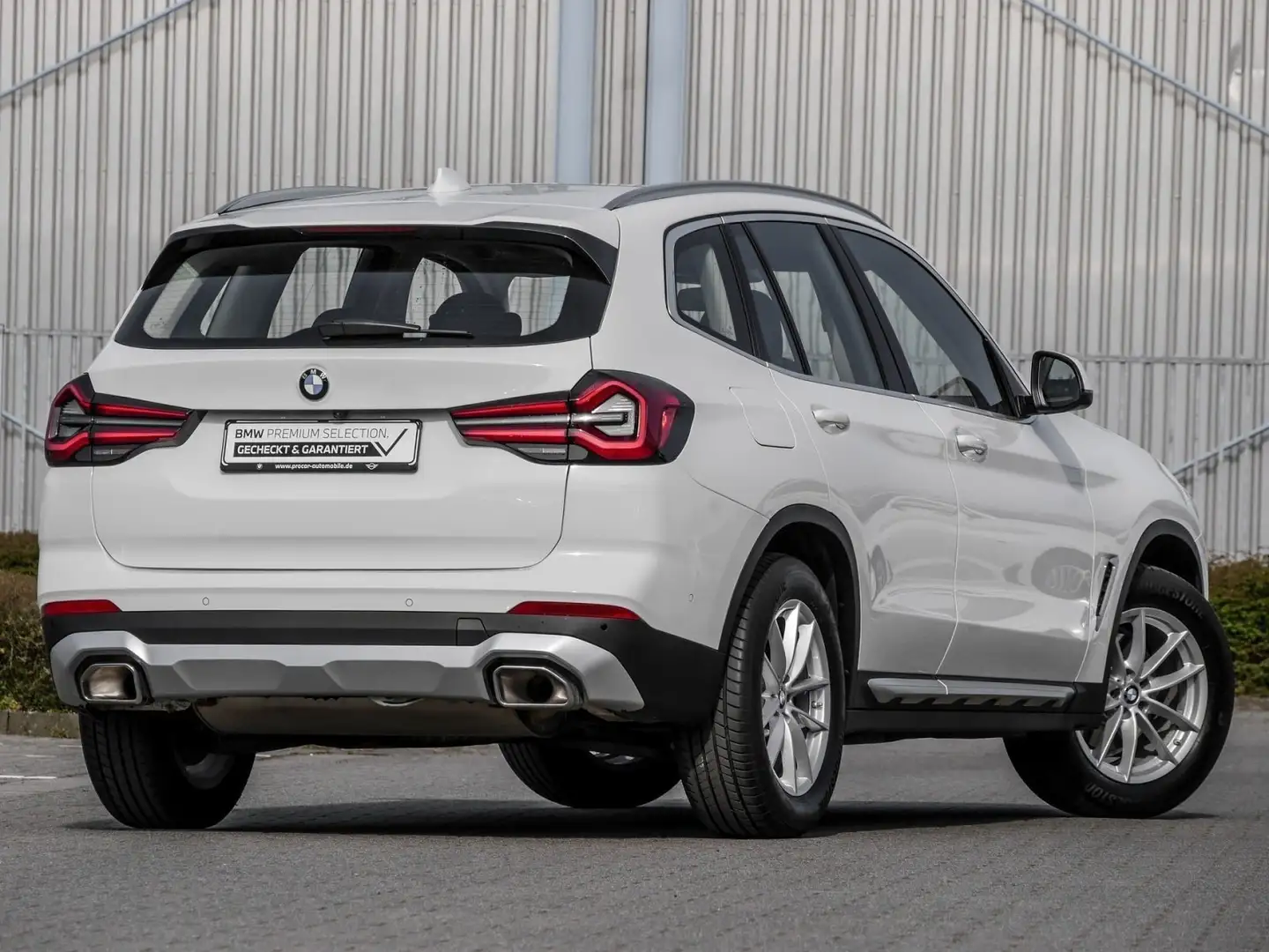 BMW X3 xDrive20i ACC+HiFi+PA+AHK+SHZ+LED Wit - 2