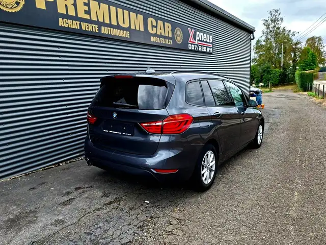 BMW 2 Series view 10