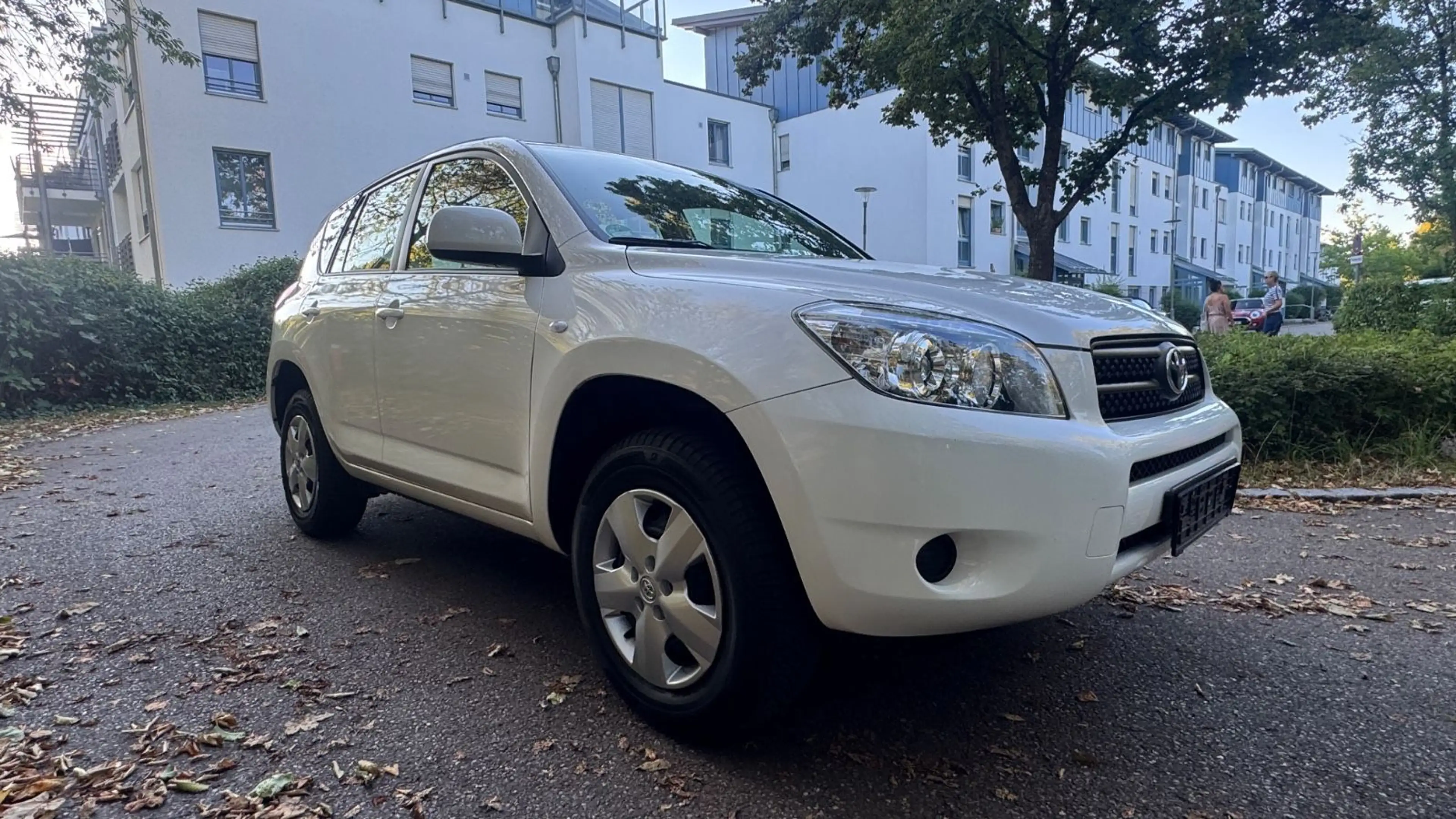 Toyota RAV 4 CROSS SPORT 5-G AWD 2,0BENZ nur 35000km !