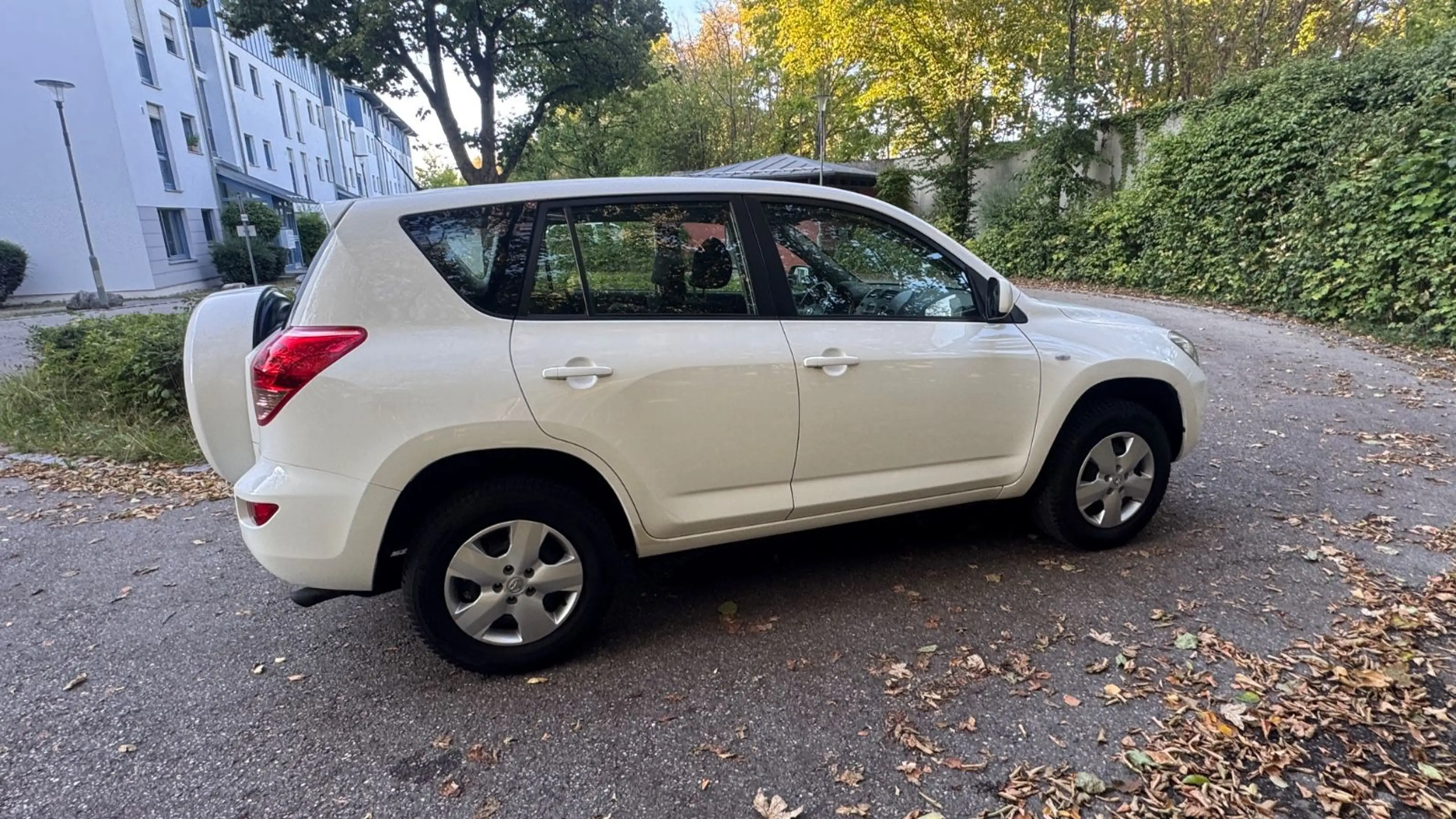 Toyota RAV 4 CROSS SPORT 5-G AWD 2,0BENZ nur 35000km ! — photo 6