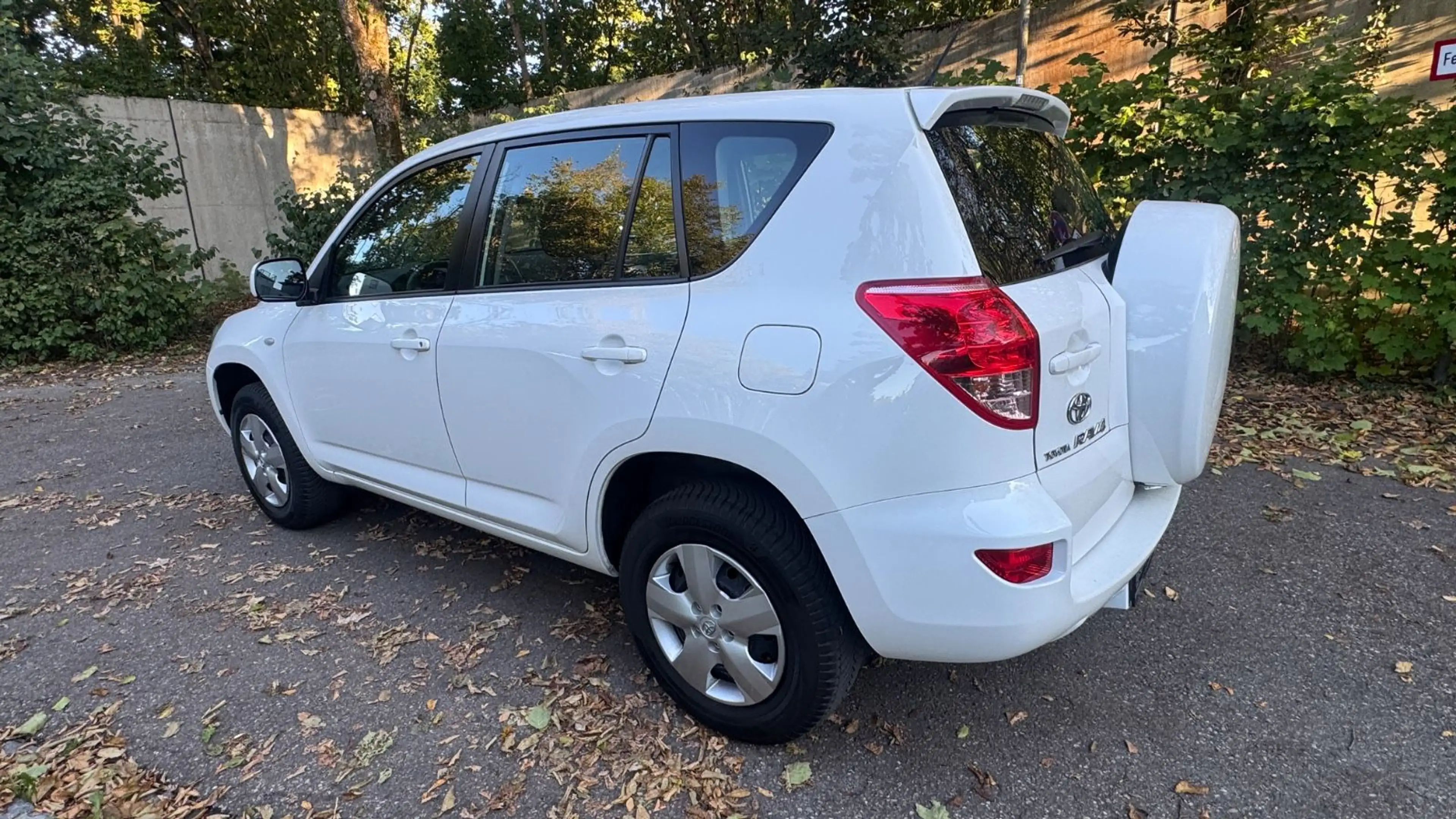 Toyota RAV 4 CROSS SPORT 5-G AWD 2,0BENZ nur 35000km ! — photo 8