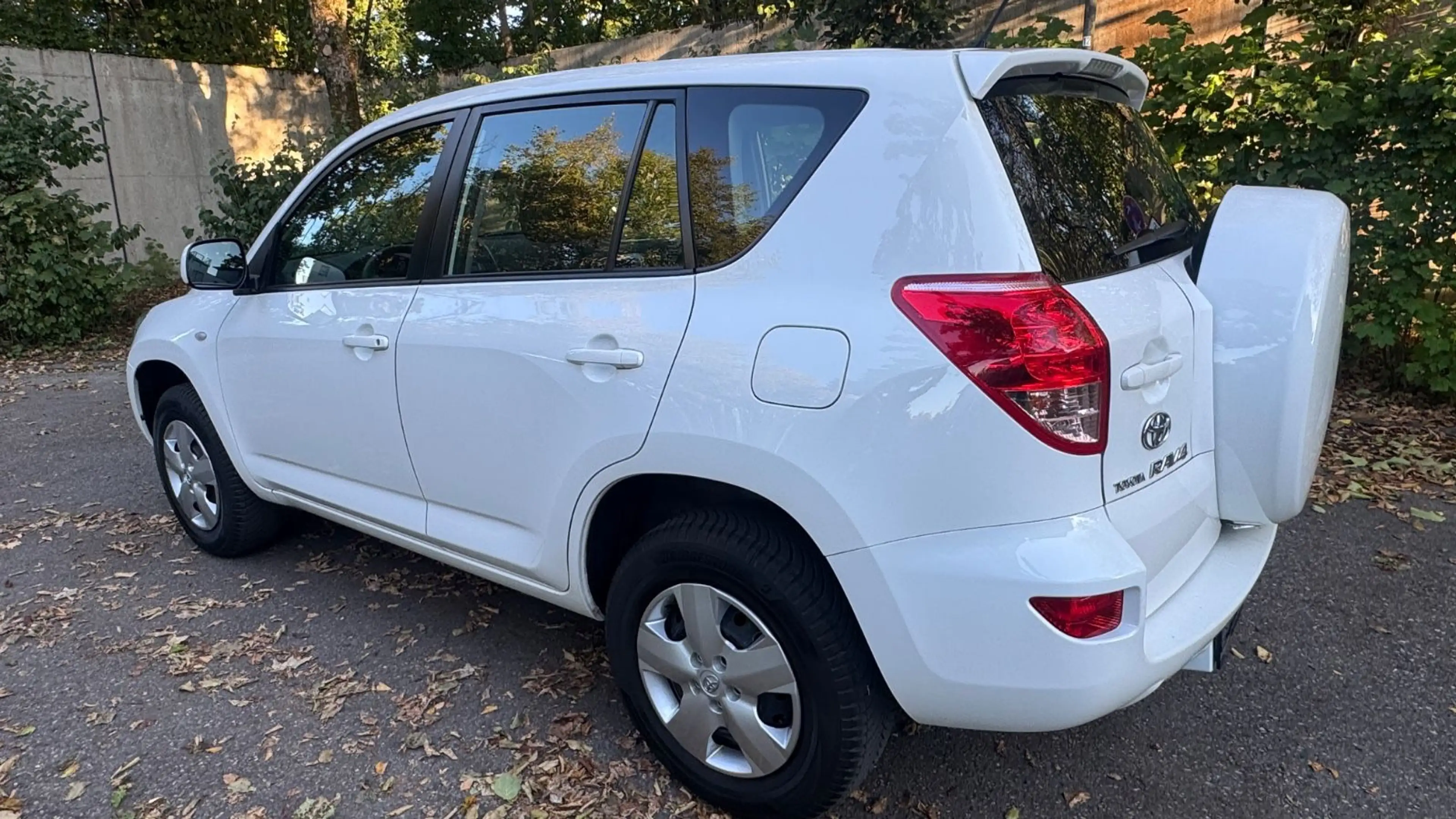 Toyota RAV 4 CROSS SPORT 5-G AWD 2,0BENZ nur 35000km ! — photo 7