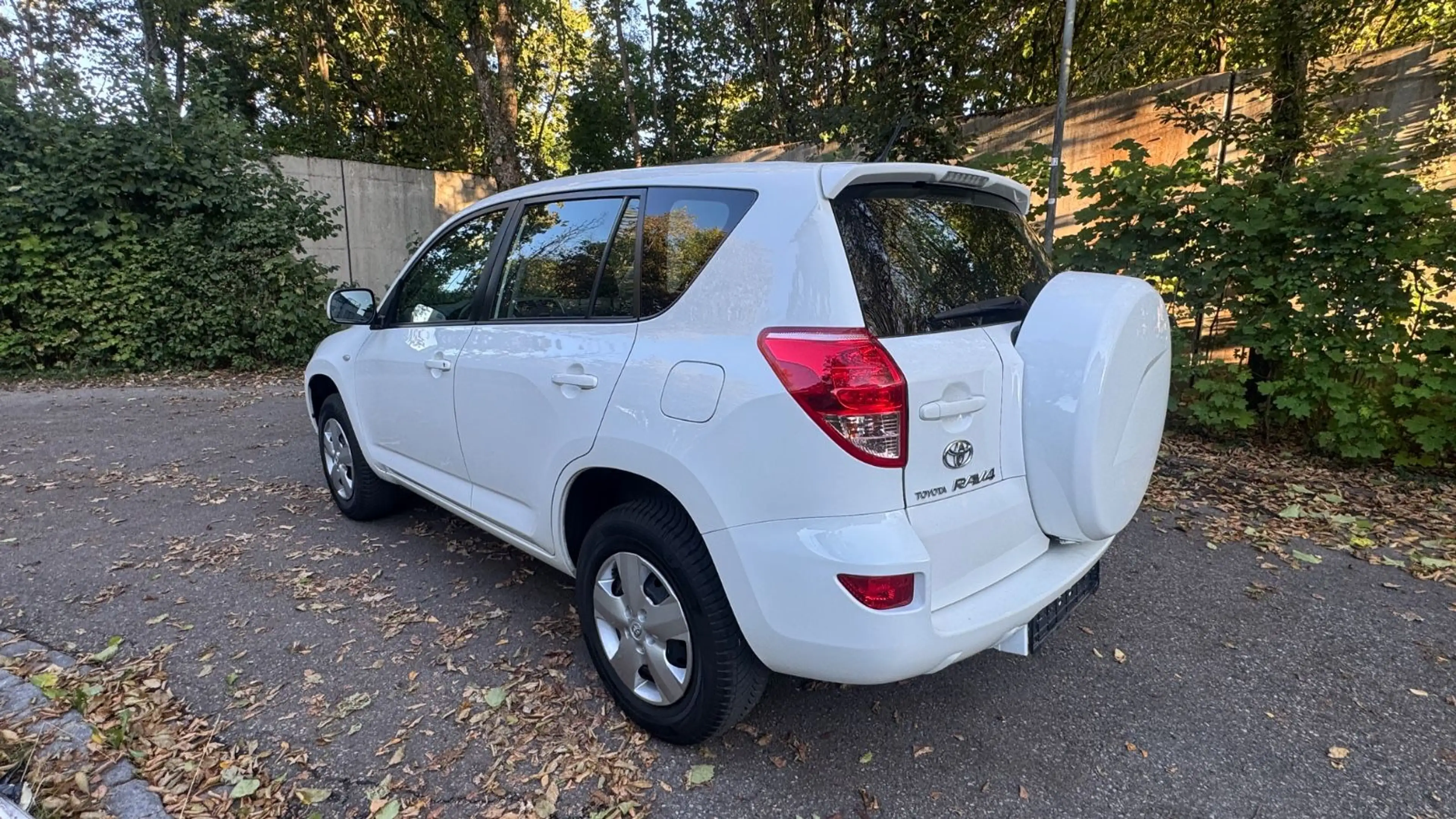 Toyota RAV 4 CROSS SPORT 5-G AWD 2,0BENZ nur 35000km ! — photo 5