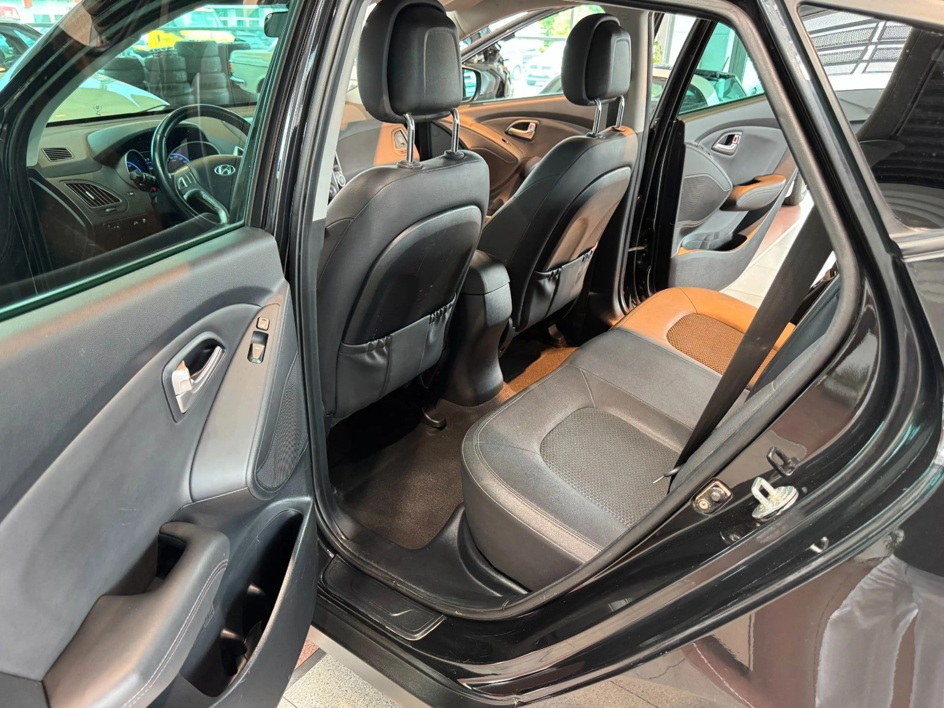 Hyundai iX35 Style 2WD 59000 KM — photo 11