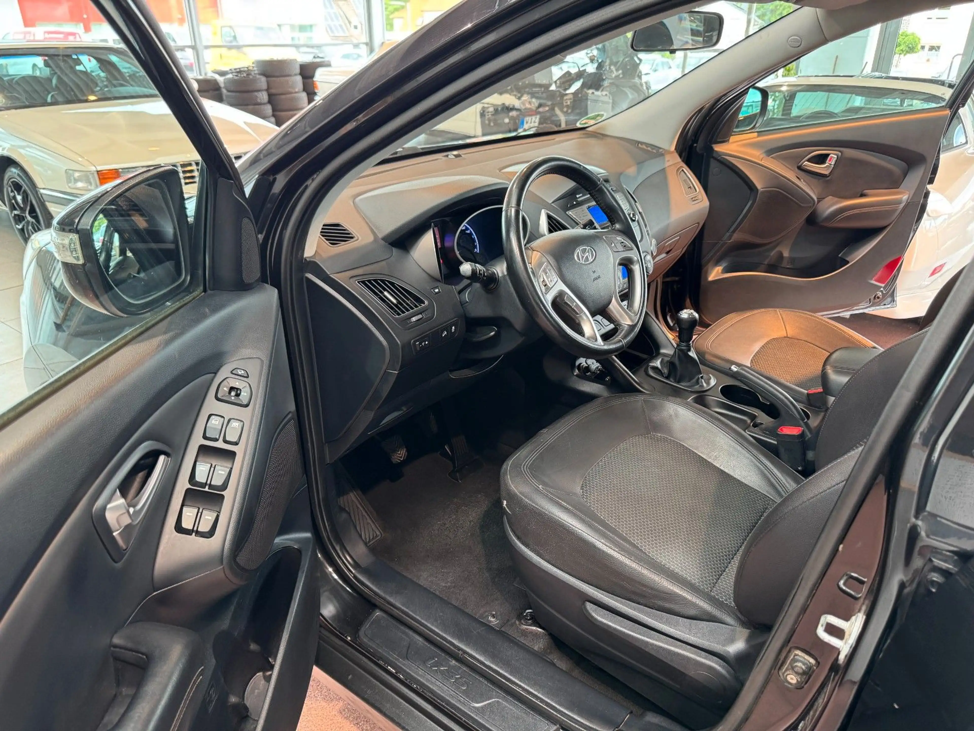Hyundai iX35 Style 2WD 59000 KM — photo 9