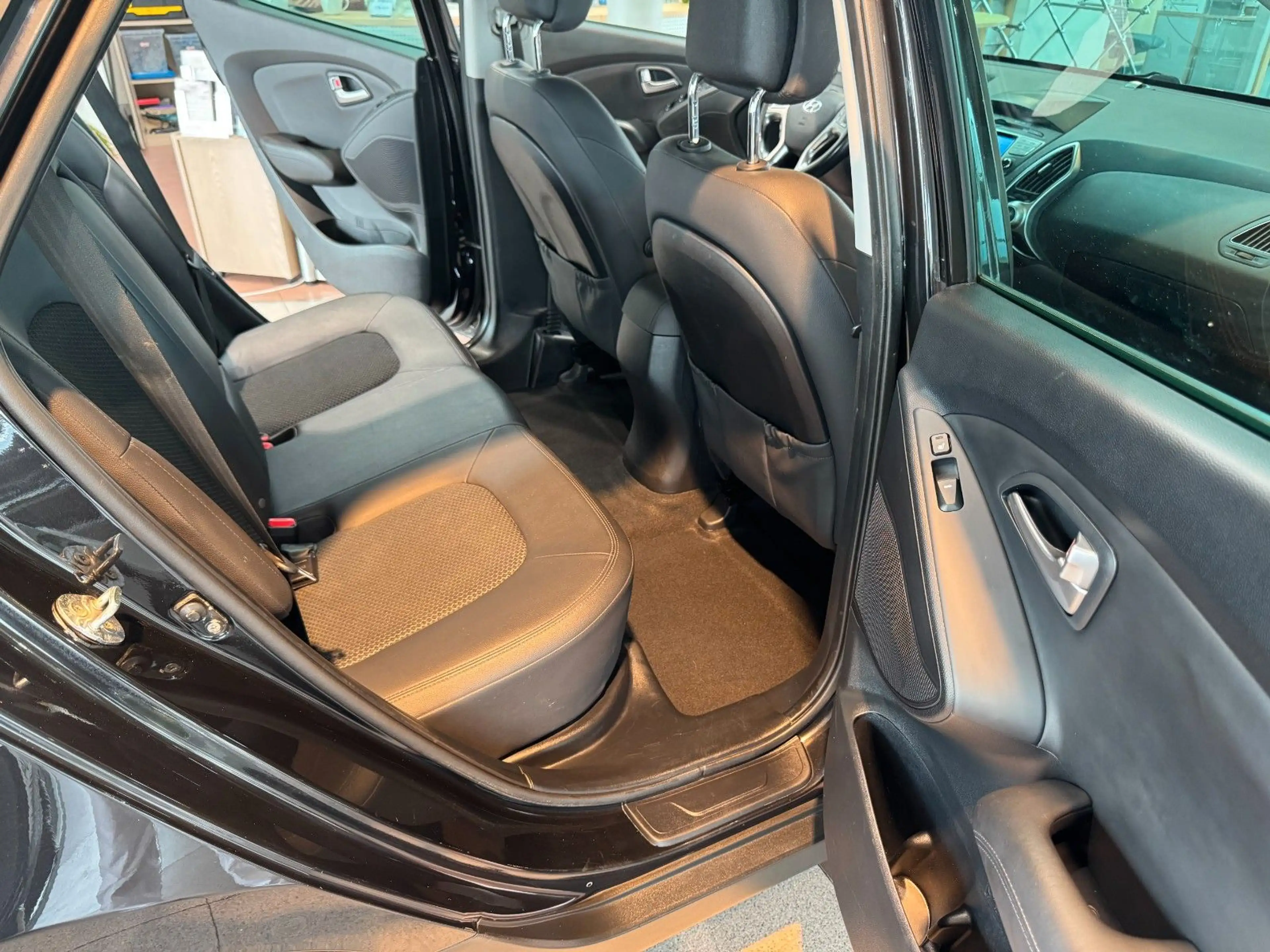 Hyundai iX35 Style 2WD 59000 KM — photo 13