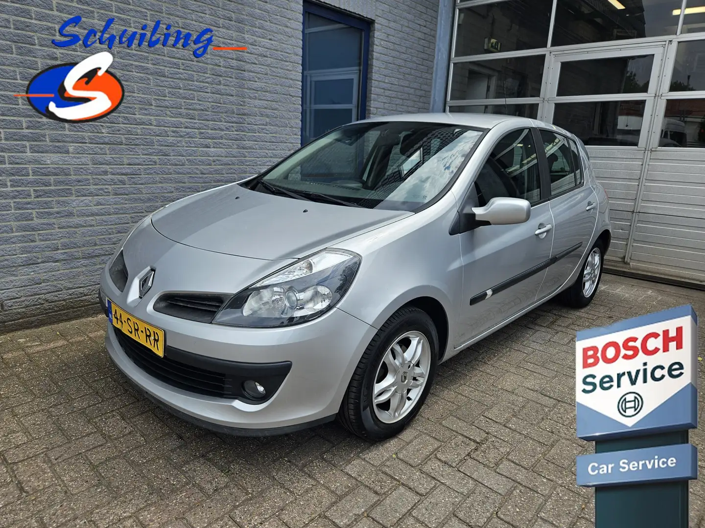 Renault Clio 1.4-16V Dynamique Luxe Grijs - 1