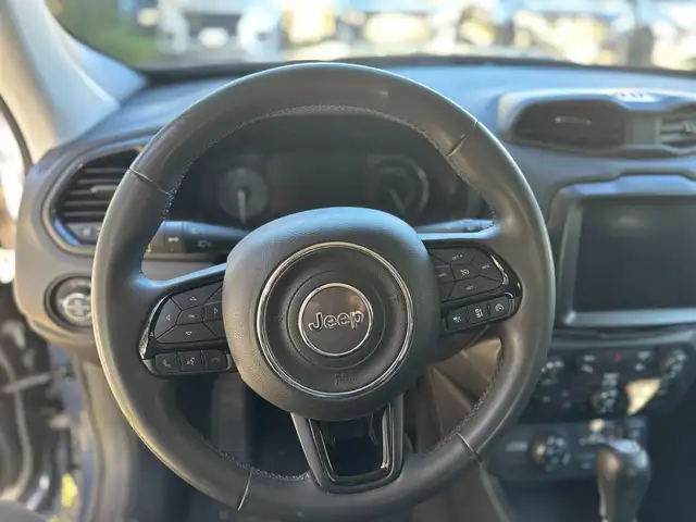 Jeep Renegade view 13
