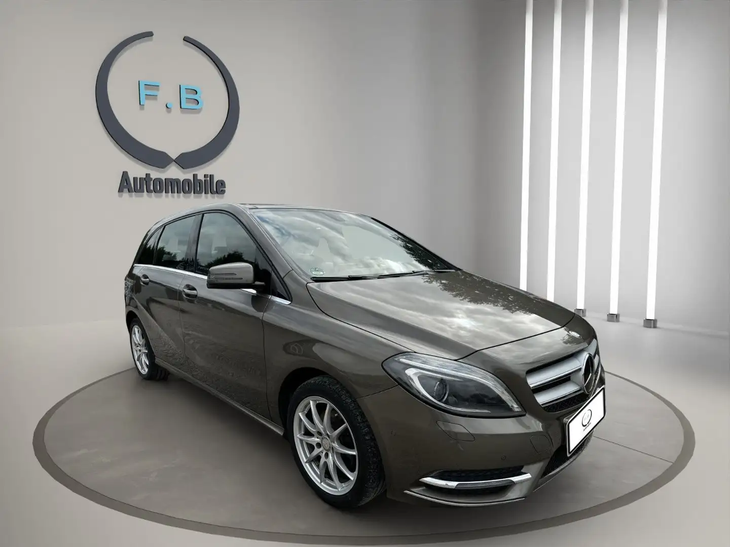 Mercedes-Benz B 200 /AUTOMATIK/PDC/SHZ/KLIMA/UVM.. - 1