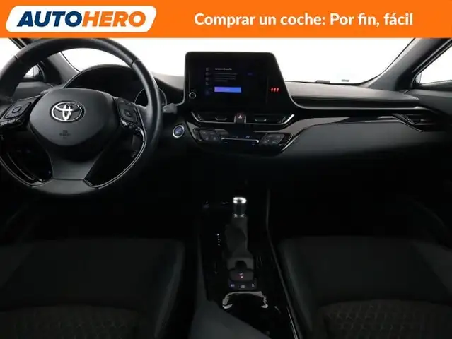 Toyota C-HR view 13