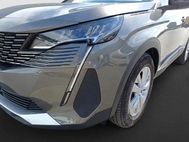 Peugeot 3008 view 11