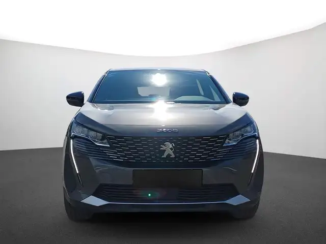 Peugeot 3008 view 3