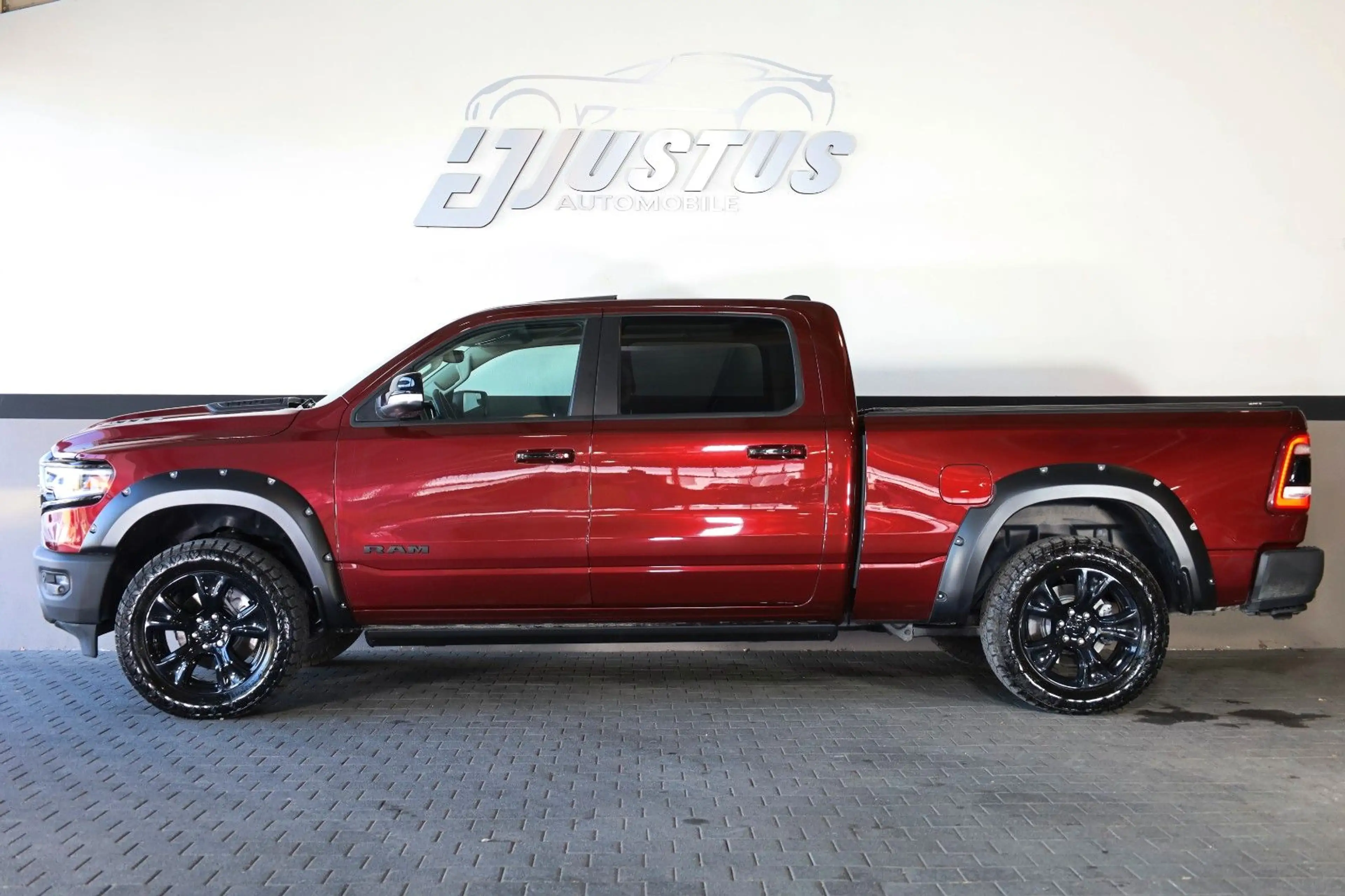 Dodge RAM 5.7 Laramie/PANO/HK/APPLE/NAVI/KAMERA/R20 — photo 3