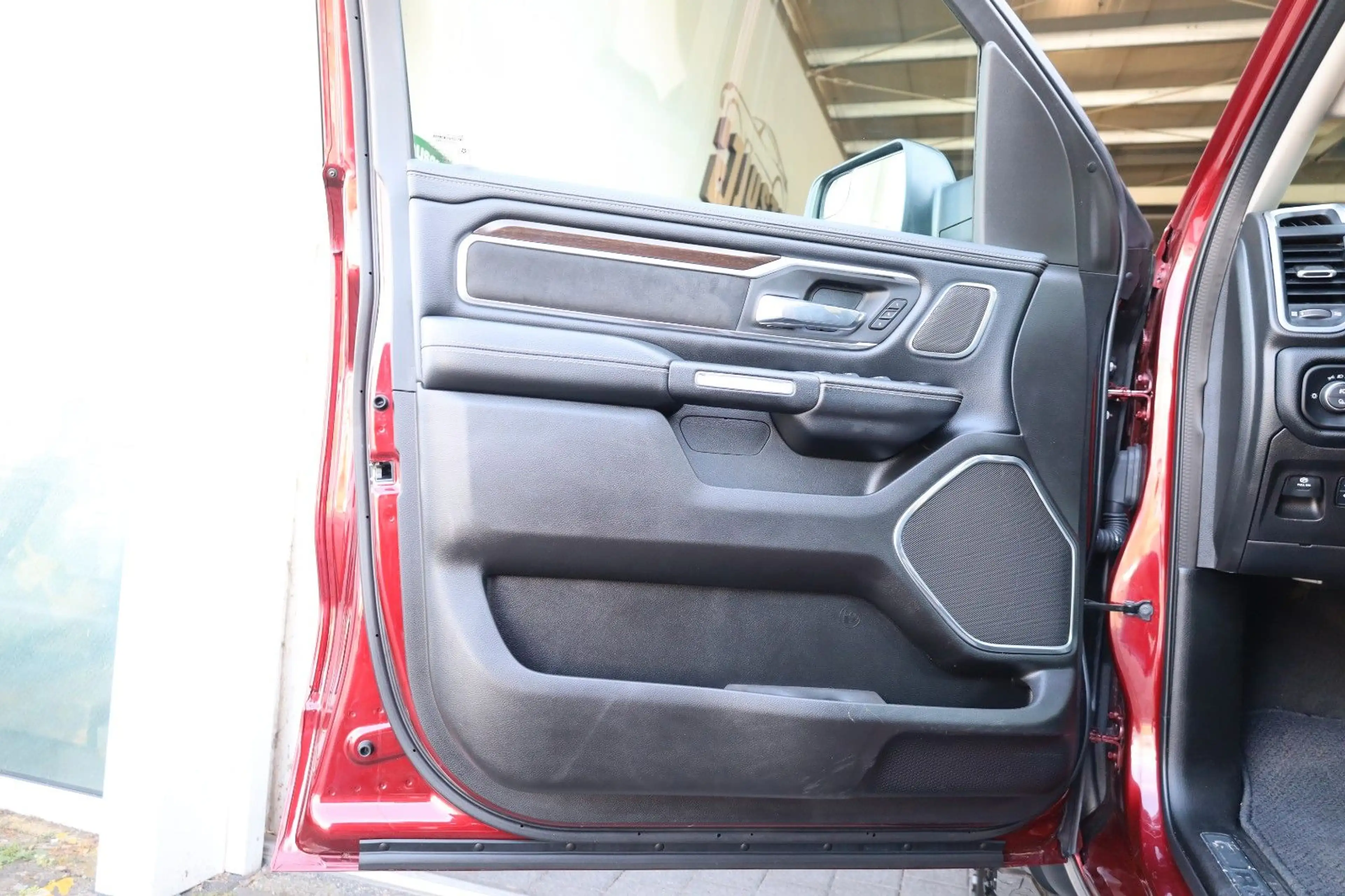 Dodge RAM 5.7 Laramie/PANO/HK/APPLE/NAVI/KAMERA/R20 — photo 9