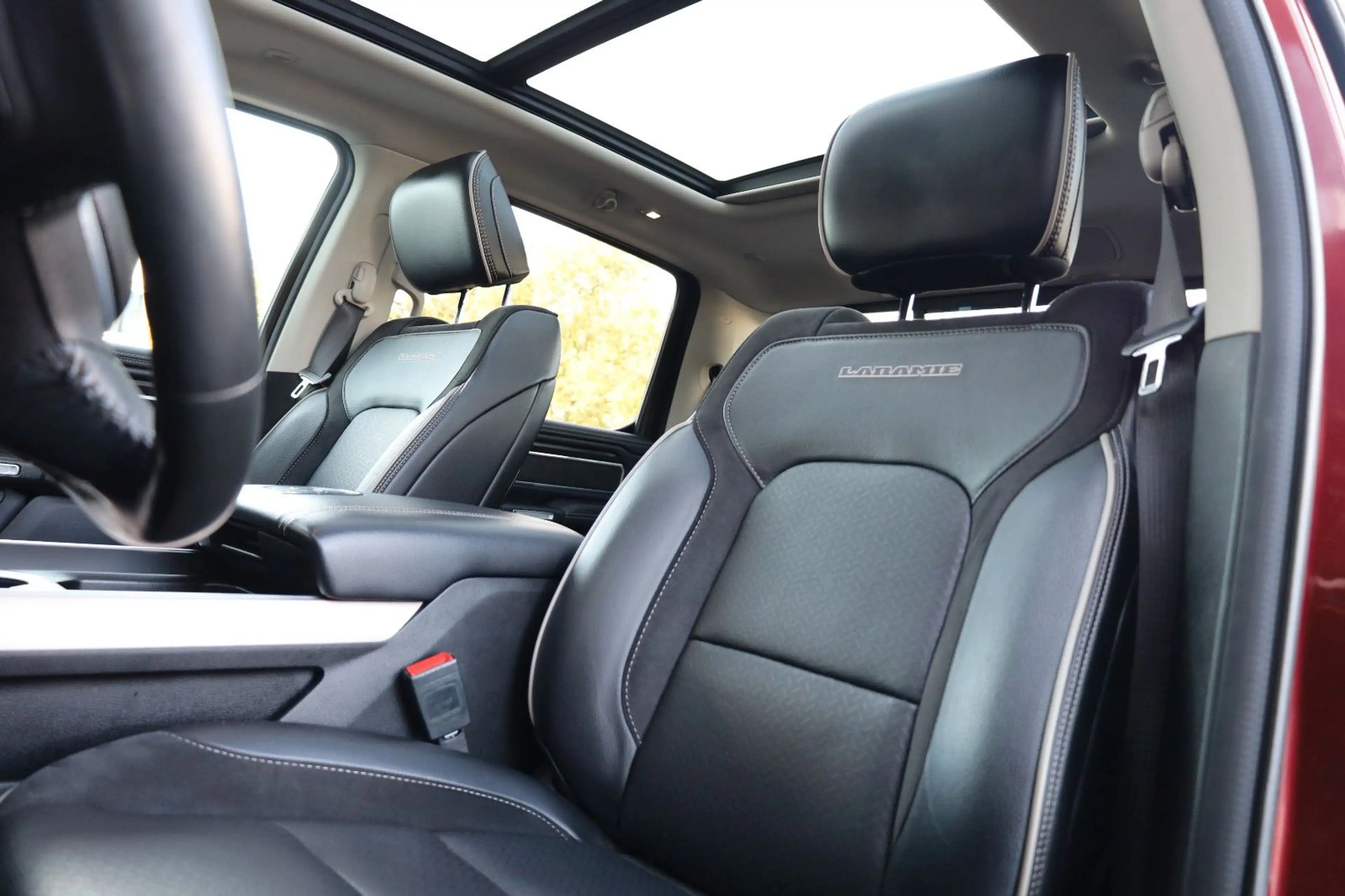 Dodge RAM 5.7 Laramie/PANO/HK/APPLE/NAVI/KAMERA/R20 — photo 10