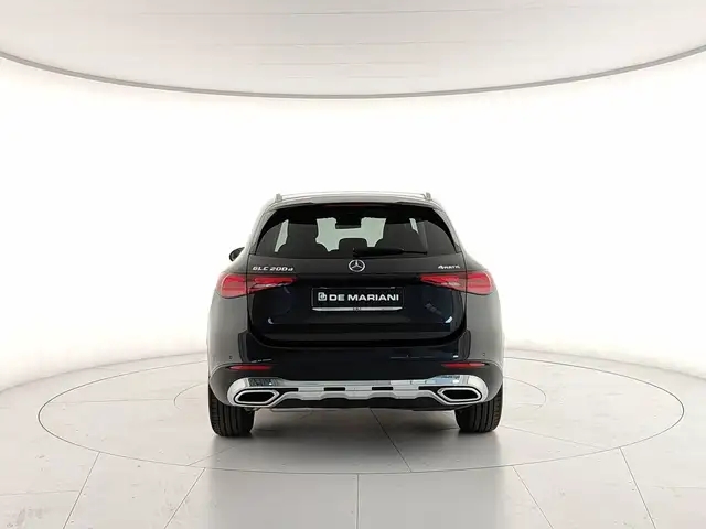 Mercedes-Benz GLC view 4