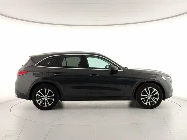 Mercedes-Benz GLC view 6