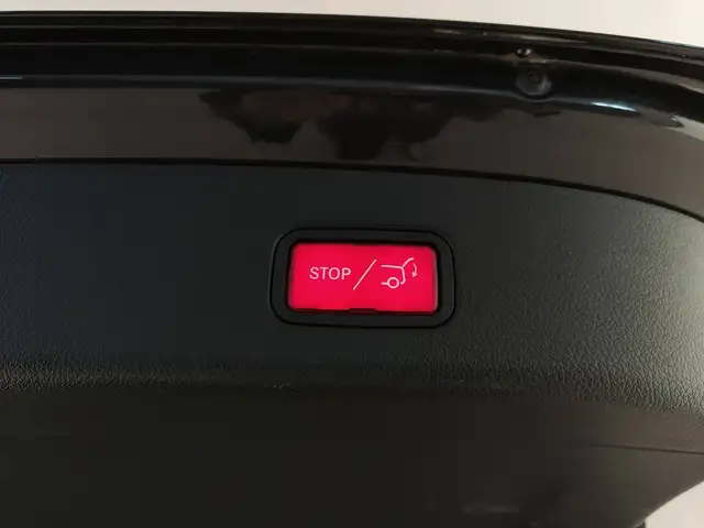 Mercedes-Benz GLC view 14
