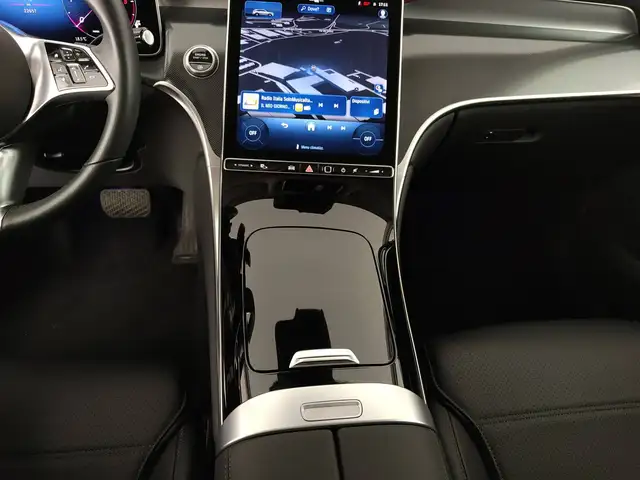 Mercedes-Benz GLC view 10