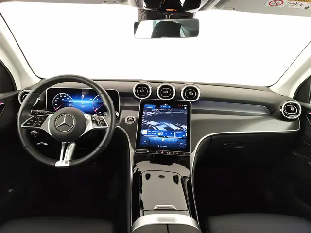 Mercedes-Benz GLC view 11