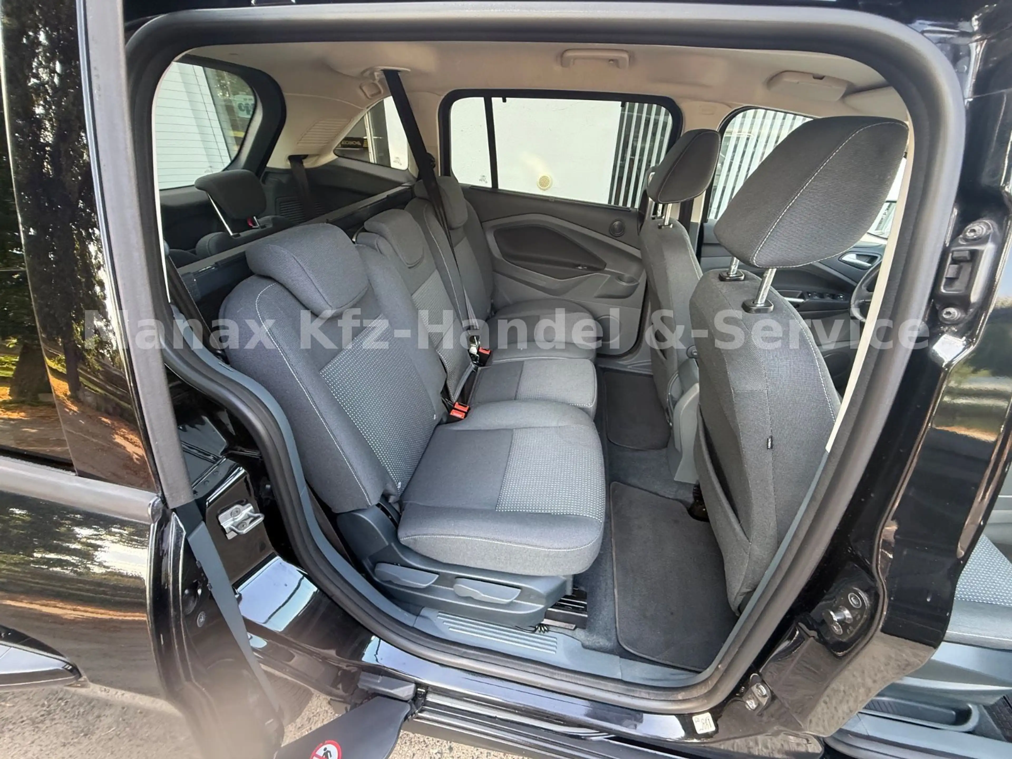Ford Grand C-Max Business Edition — photo 13