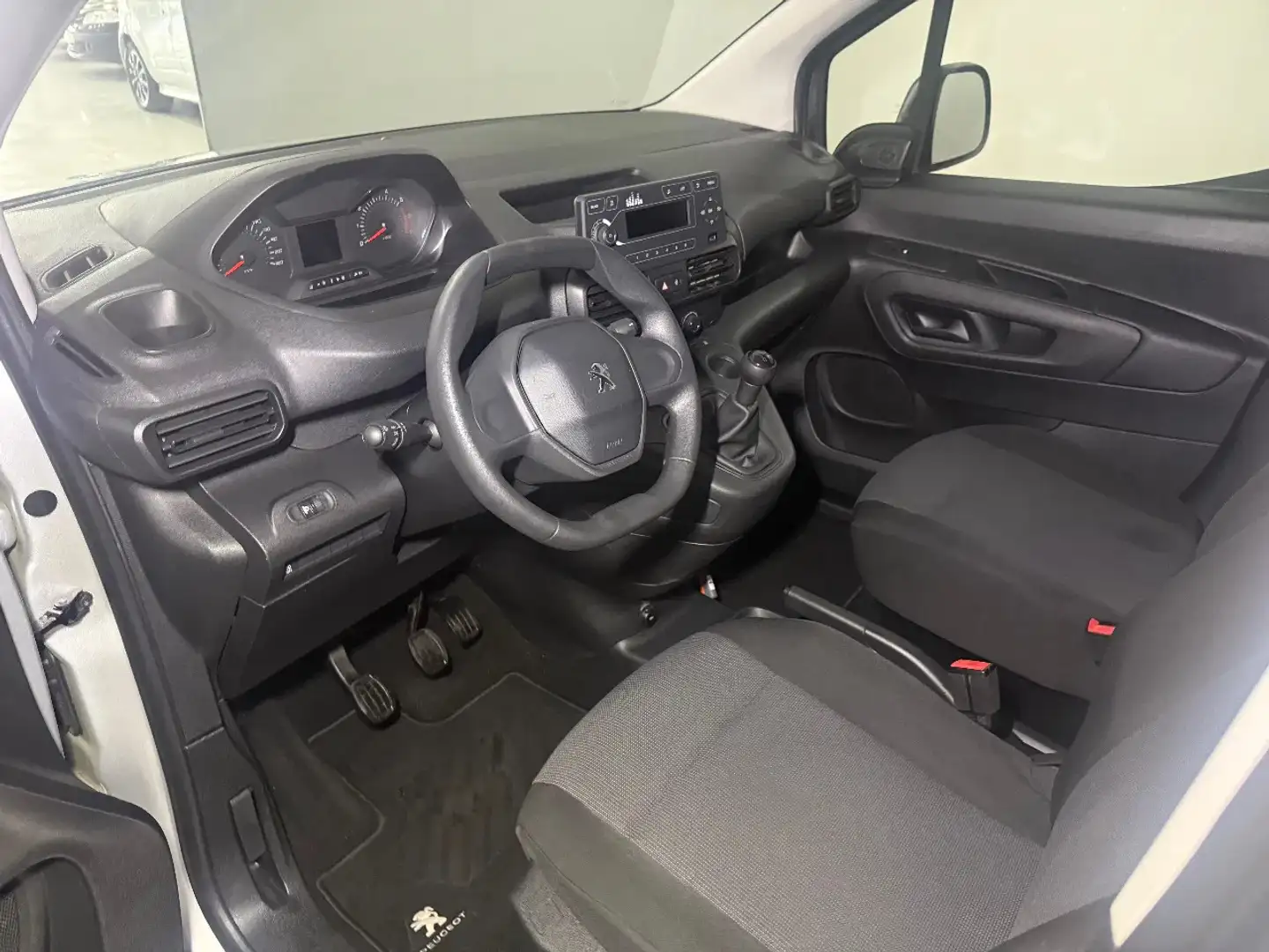 Peugeot Partner 1.5 BlueHDi L1 l AIRCO l TREKHAAK l NAP 30.000 KM Grijs - 2