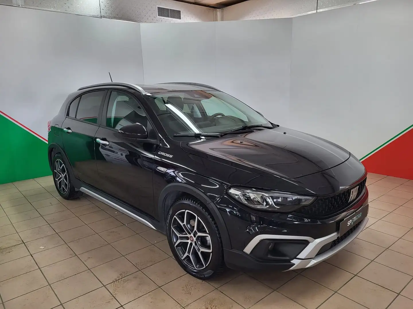 Fiat Tipo 1.6 Mjt S&S 5 porte Cross Nero - 2