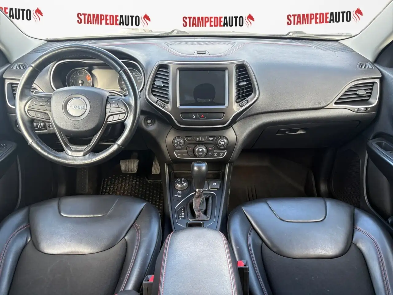 Jeep Cherokee снимка Jeep Cherokee