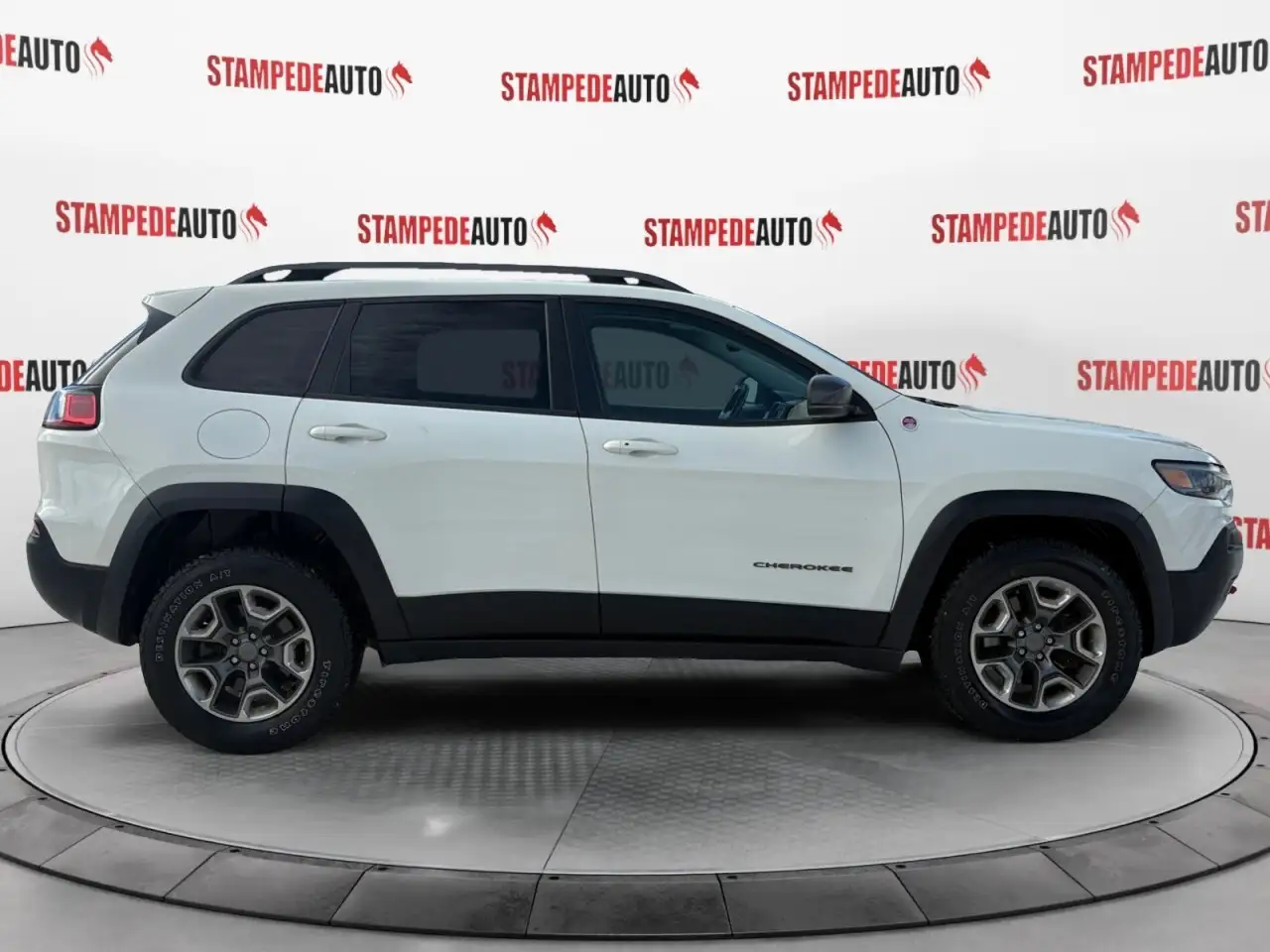 Jeep Cherokee снимка Jeep Cherokee