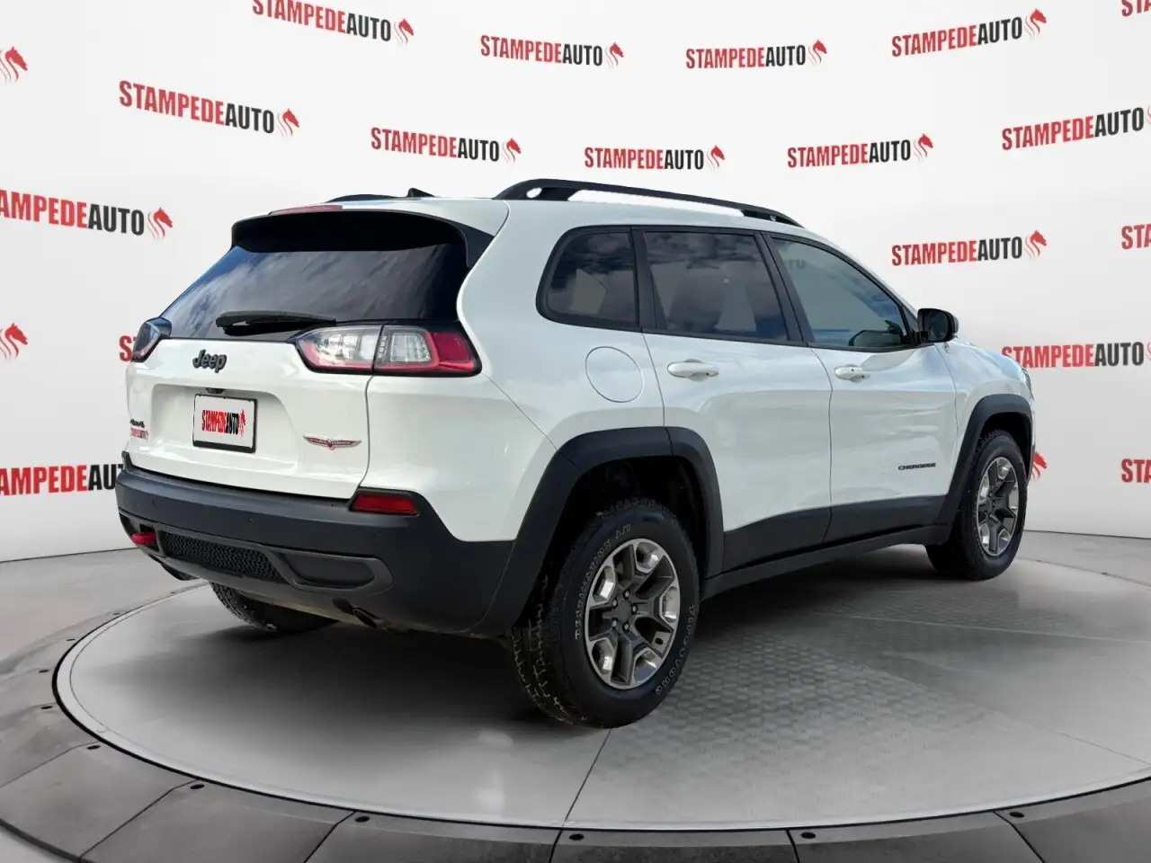 Jeep Cherokee снимка Jeep Cherokee
