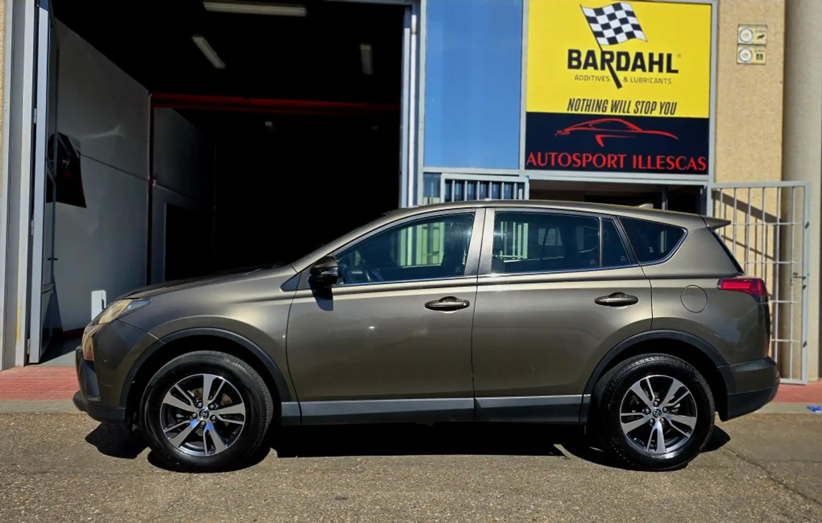 Toyota RAV 4 150D Business 2WD Bej - 2