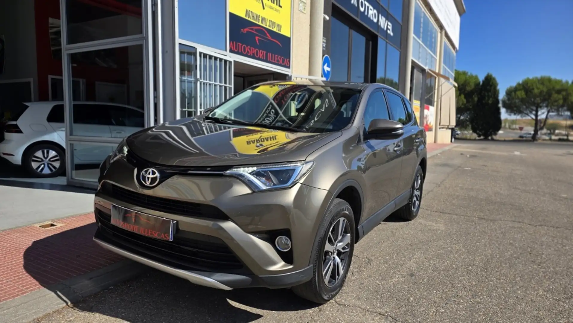 Toyota RAV 4 150D Business 2WD Bej - 1