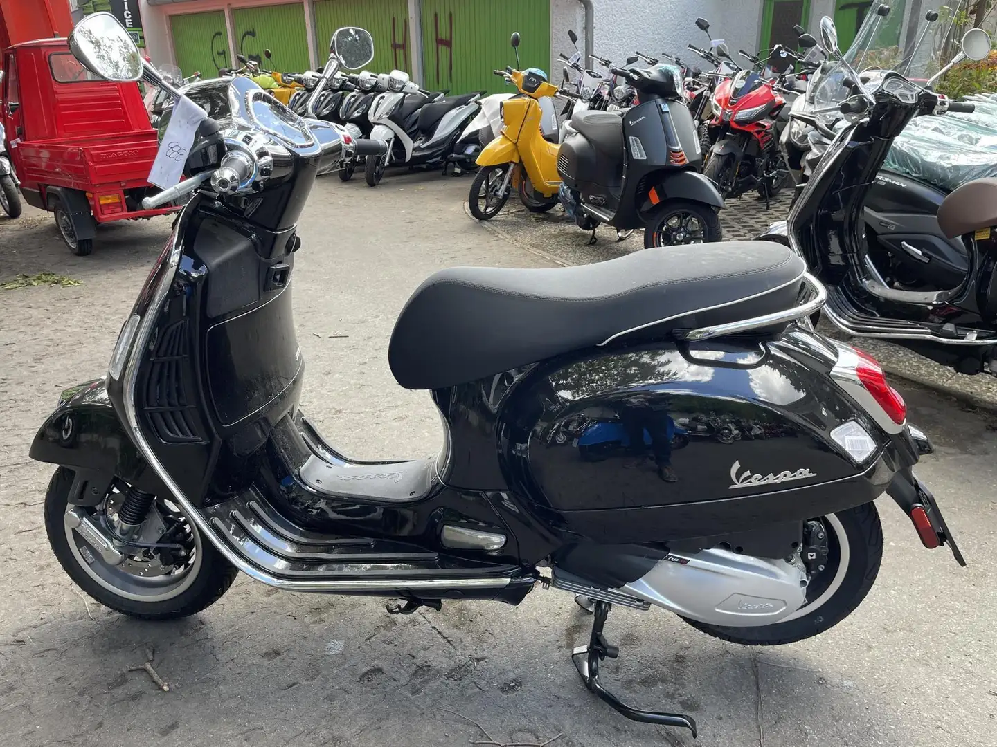 Vespa GTS Super 300 ccm Negro - 2