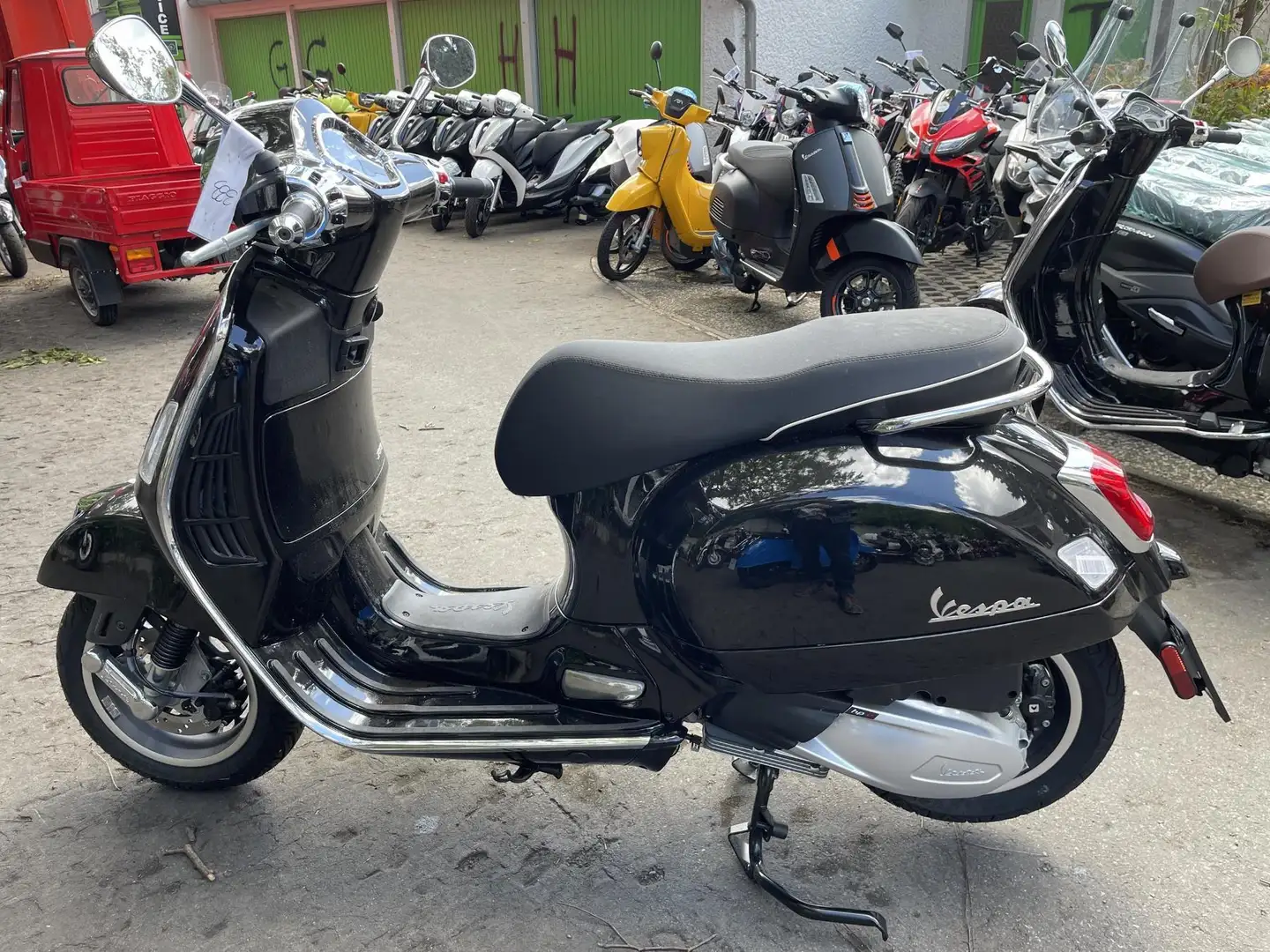 Vespa GTS Super 300 ABS ASR Keyless Negru - 2