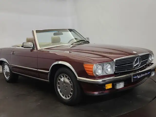 Mercedes-Benz 560 SL