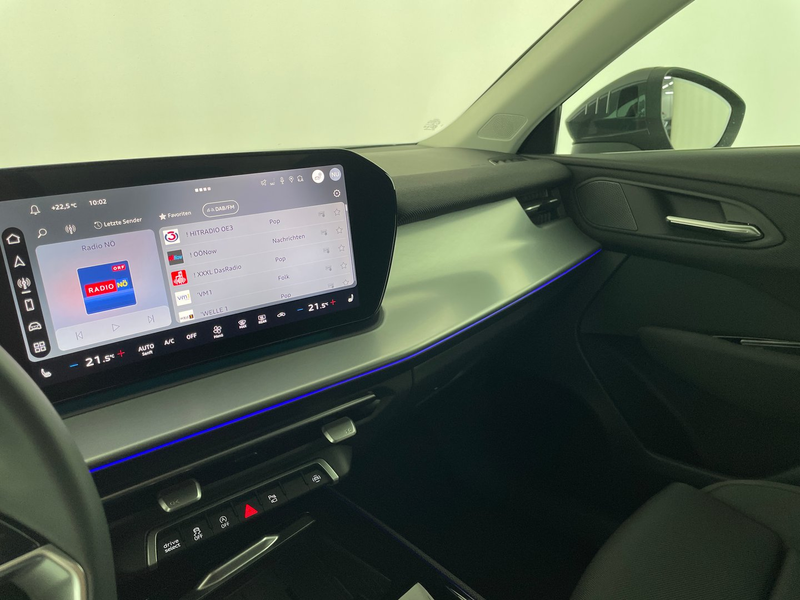 Audi Q3 TFSI 110 kW  intense — photo 9